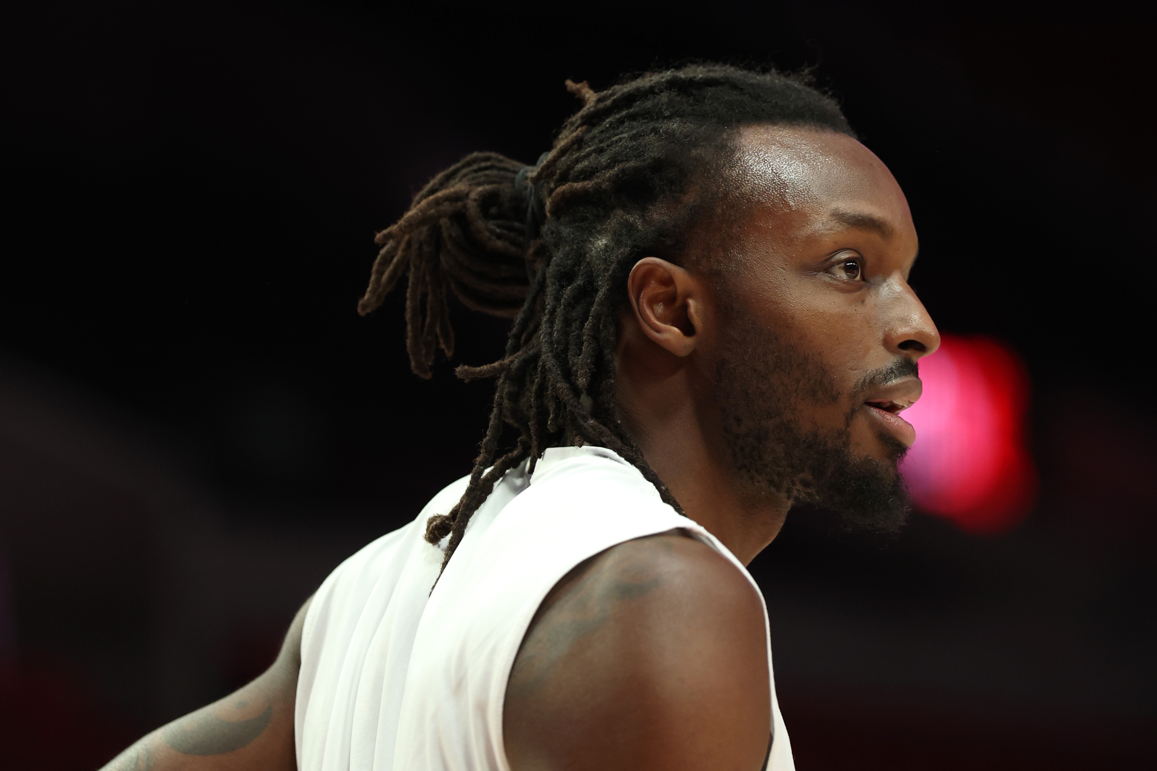 凤凰体育平台-美记：开拓者正在兜售格兰特 以换取未来薪资空间的灵活性